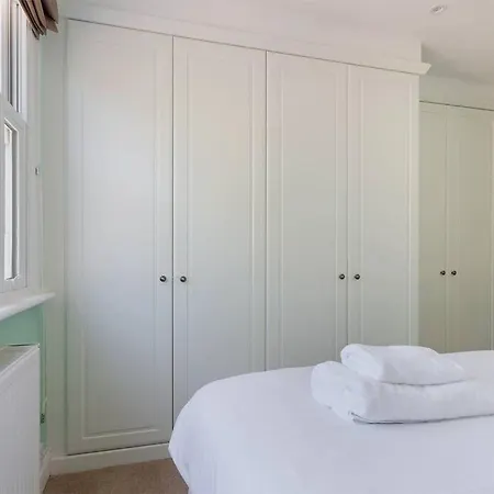 Spacious 3 Bedroom Flat With Terrace Лондон Экстерьер фото